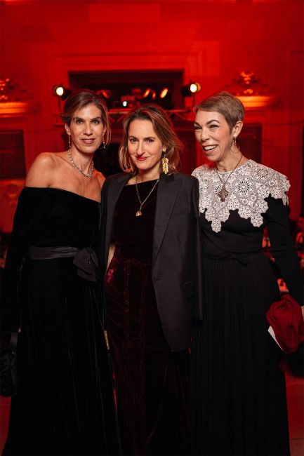 Gala de l'Opéra-Comique 2024 avec Vanessa Van Zuylen, Mathilde Favier, Christine d'Ornano © Saywho | Jean Picon